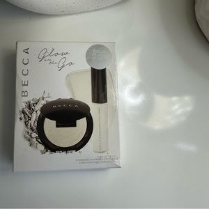 Becca Glow on the Go Pearl! New in Box
